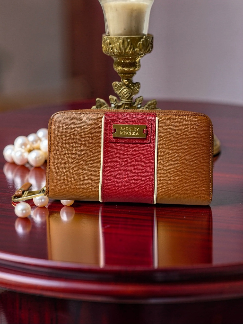 Badgley Mischka EUC Tan and Brown Zip Wallet with Gold Accent